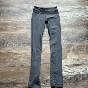 Black and gray patterned Lululemon leggings